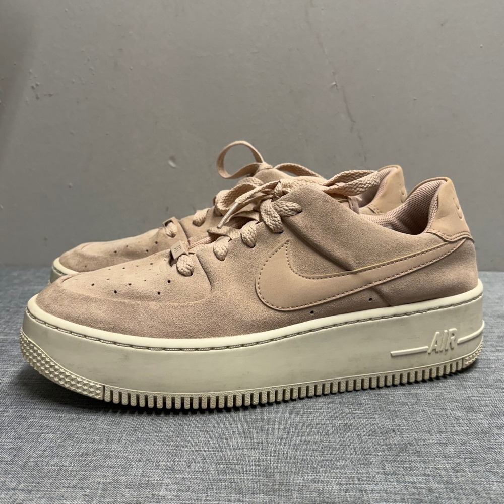 Nike Air Force 1 Sage Low Women 10 Pink AR5339-201 Suede Platform Sneakers